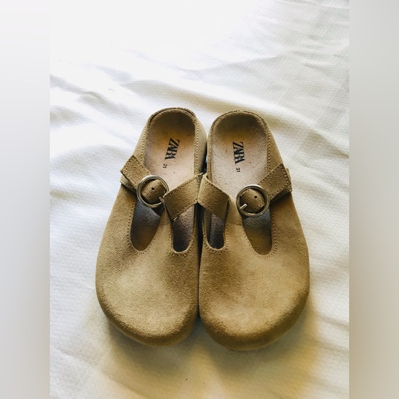 Zara Other - Zara Kids Tan clogs Shoes